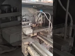 Pompy wstawki ropy naftowej i pompy rur do produkcji ropy naftowej na polu naftowym